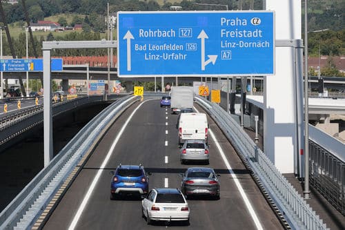 449 Mio. Euro extra für Straße und Schiene