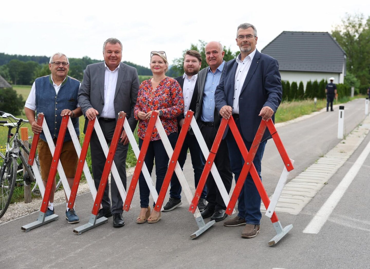 Eröffnung neuer Gehweg Heitzing