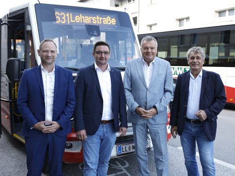 Neuer OÖVV Stadtbus "Spetzi" in Traun